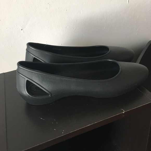 Women’s crocs Laura flats - Picture 1 of 3
